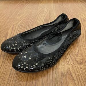 Sesto Meucci Laser floral Cut Out Black Patent slip on Flats size US 6.5